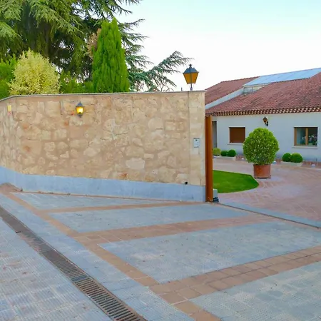 5 Bedrooms House With Private Pool Jacuzzi And Terrace At Salamanca Villamayor (Salamanca)